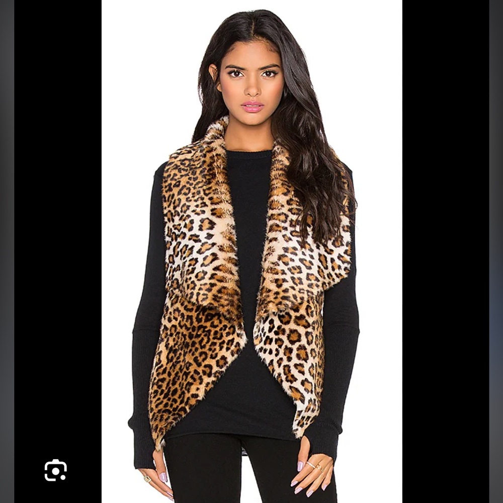 Velvet by Graham & Spencer Daniela Leopard faux fur vest XS 🐆